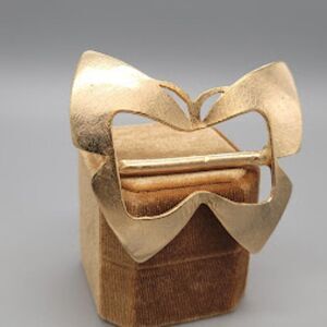 ULTRACRAFT Vintage Brushed Gold Tone Metal Butterfly Scarf Clip